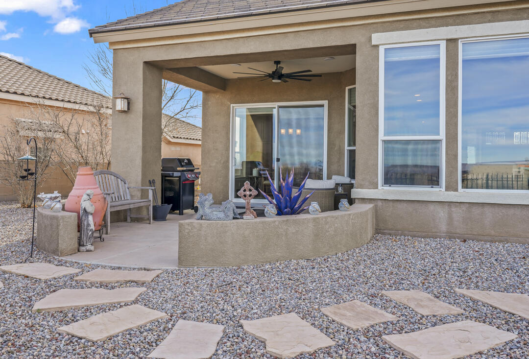 2409 Desert View Road NE