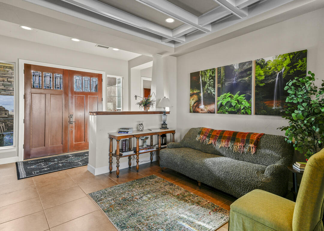 2409 Desert View Road NE