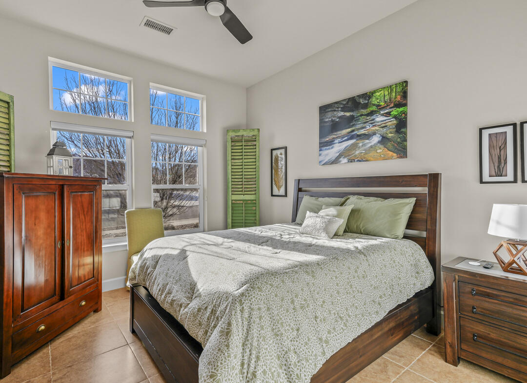 2409 Desert View Road NE