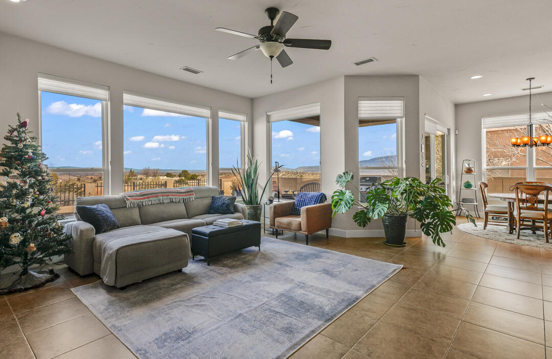 2409 Desert View Road NE