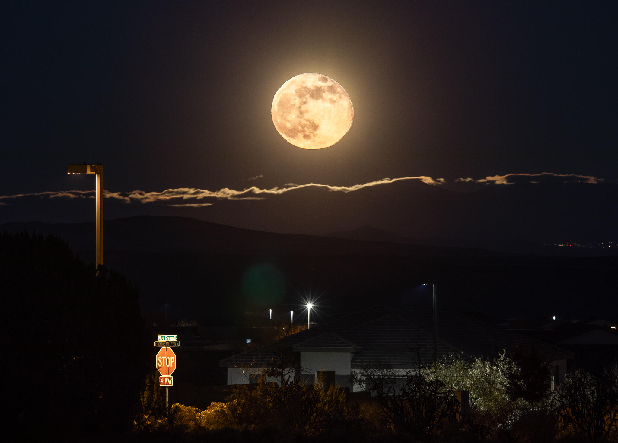 2409 Desert View Road NE