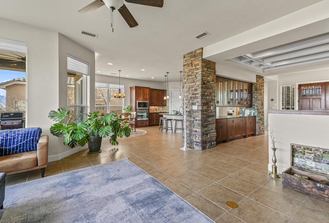 2409 Desert View Road NE