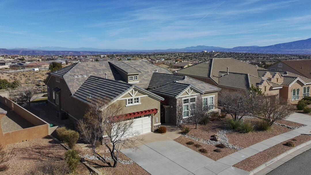 2409 Desert View Road NE