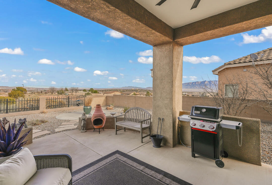 2409 Desert View Road NE