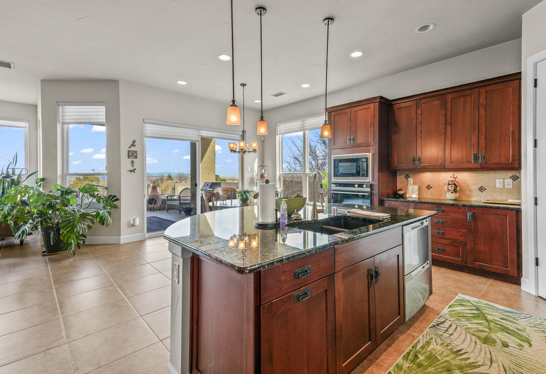 2409 Desert View Road NE