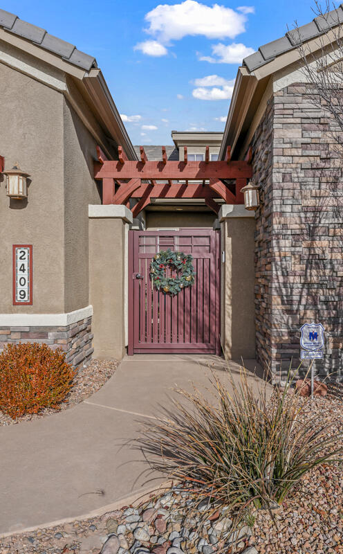 2409 Desert View Road NE