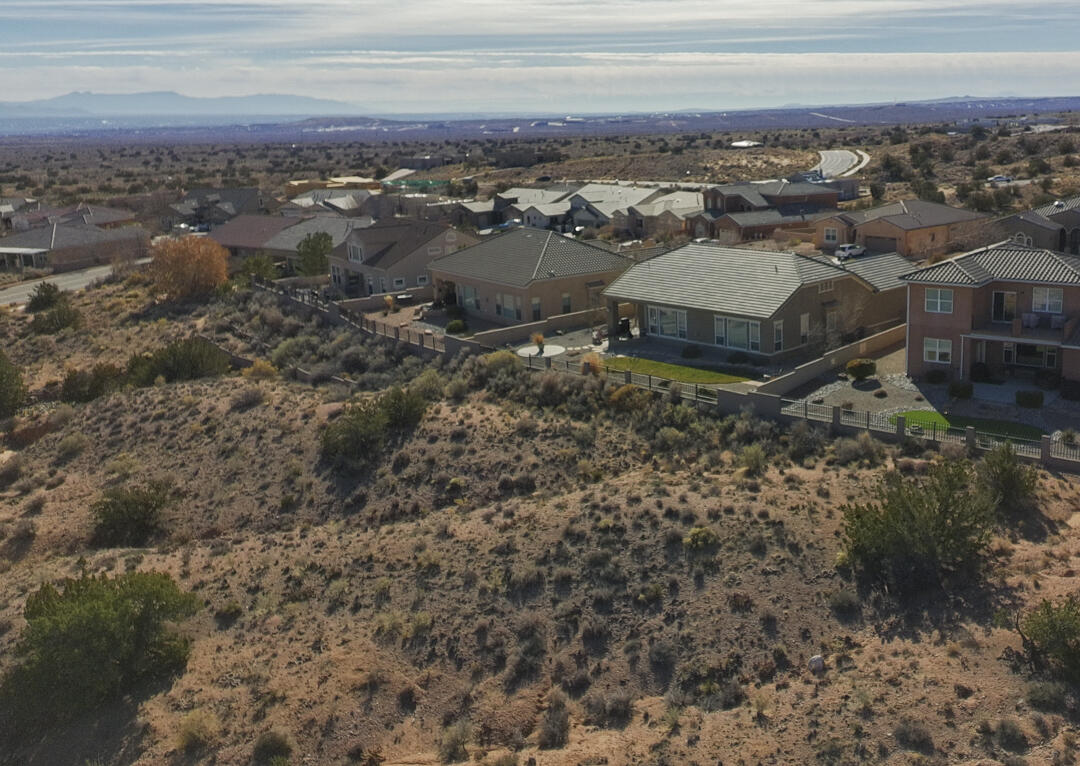 2409 Desert View Road NE