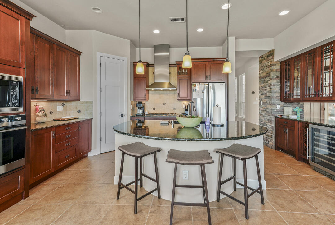 2409 Desert View Road NE