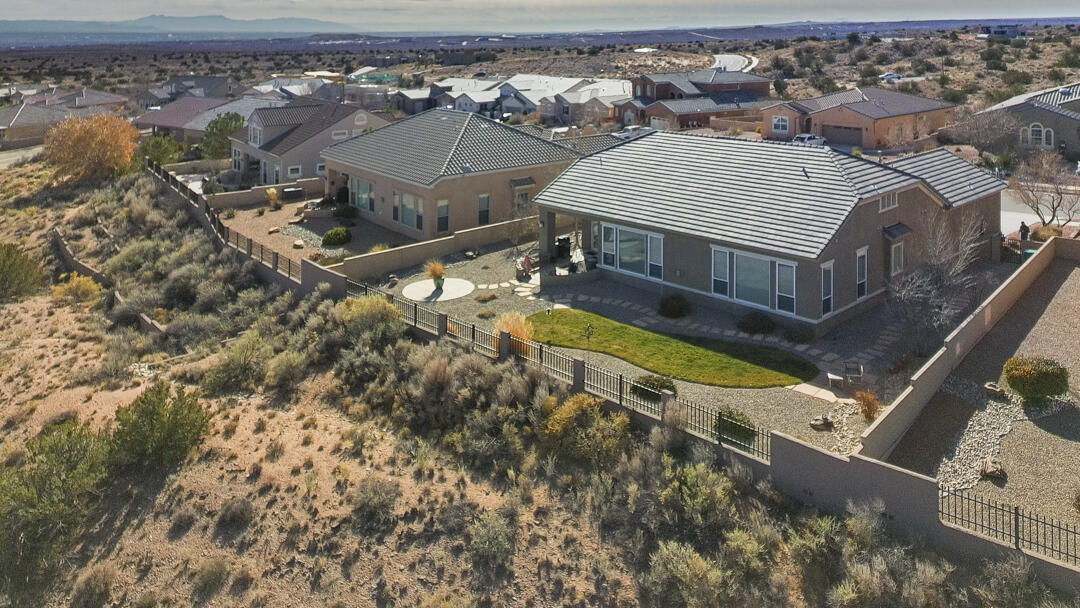 2409 Desert View Road NE