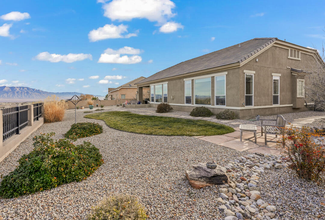 2409 Desert View Road NE