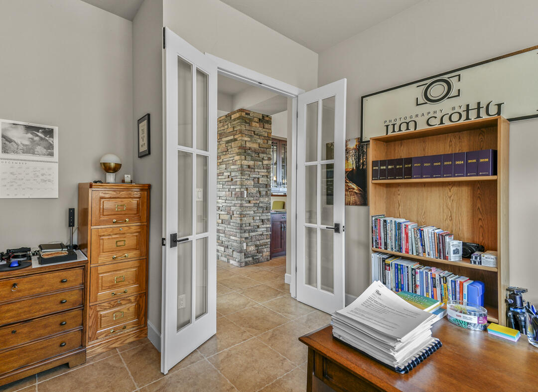 2409 Desert View Road NE