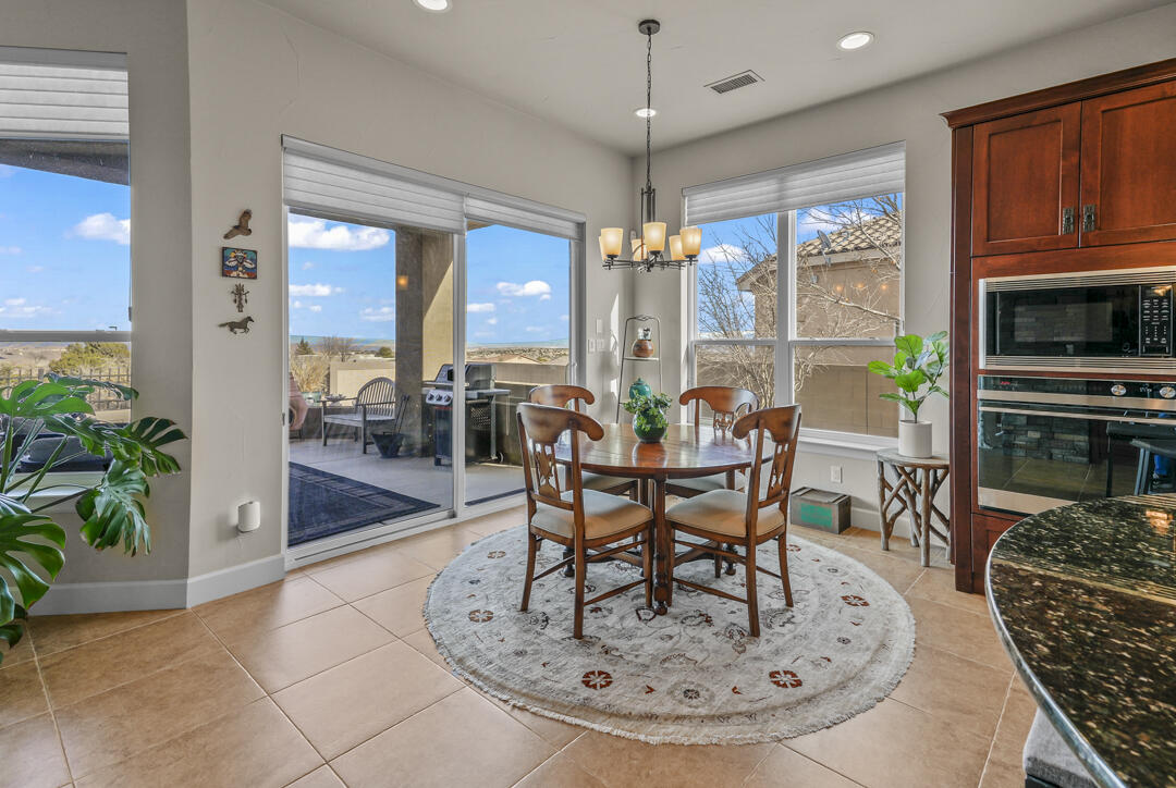 2409 Desert View Road NE