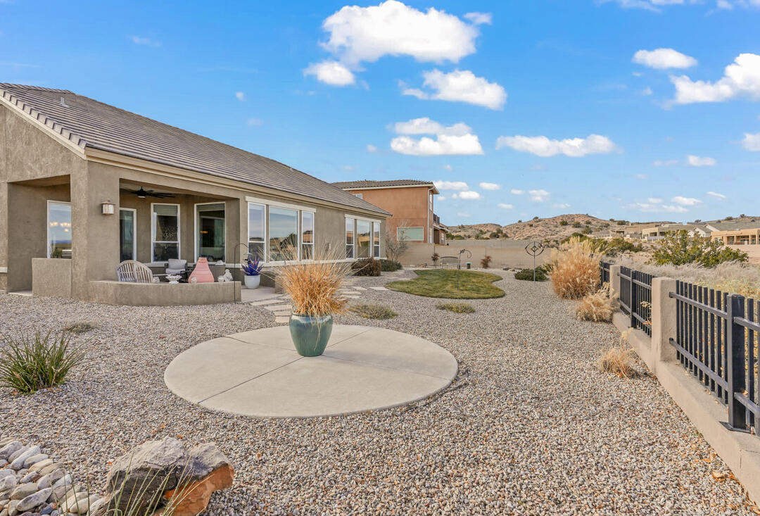 2409 Desert View Road NE