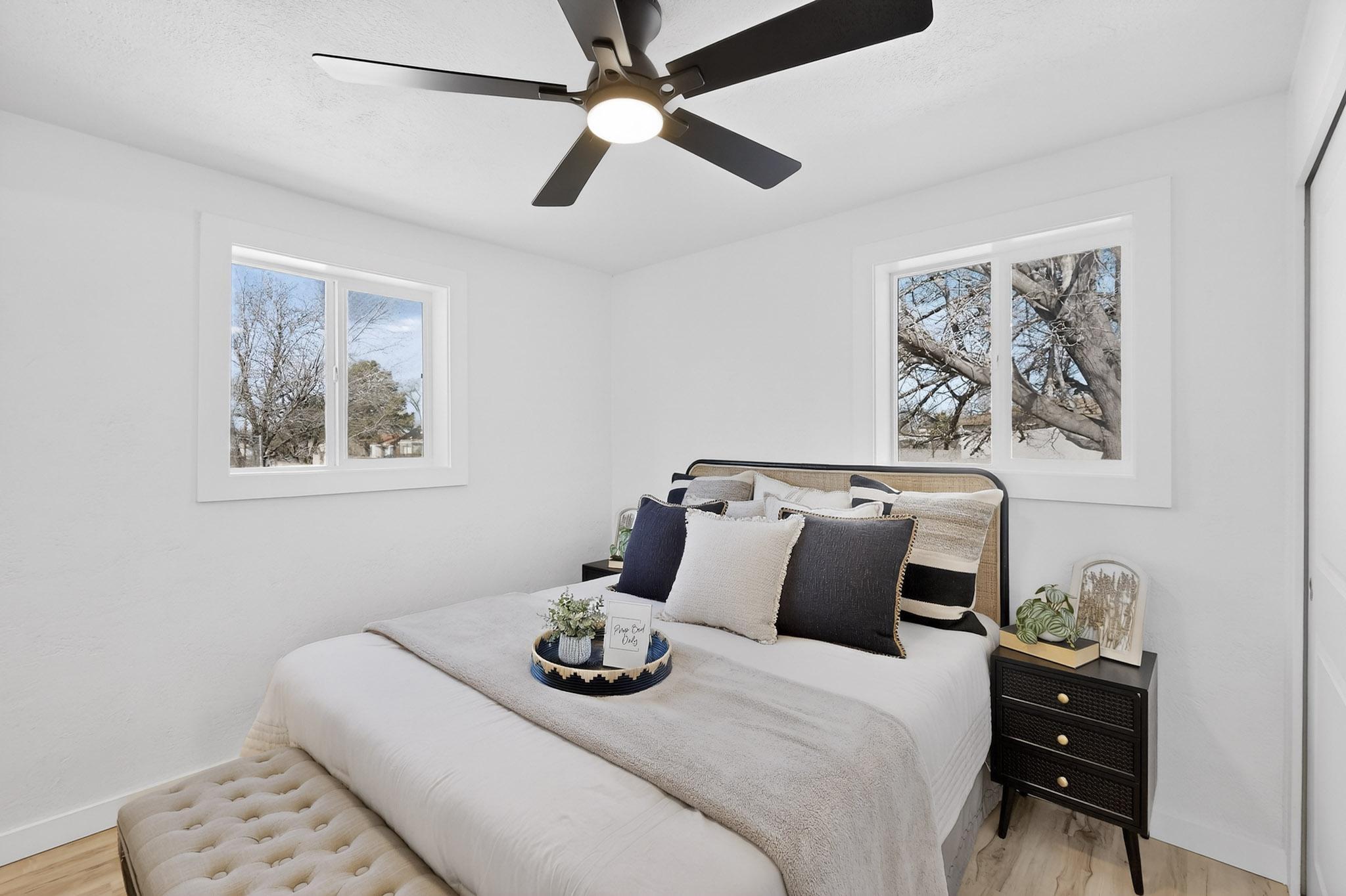 3419 E La Veta Drive NE