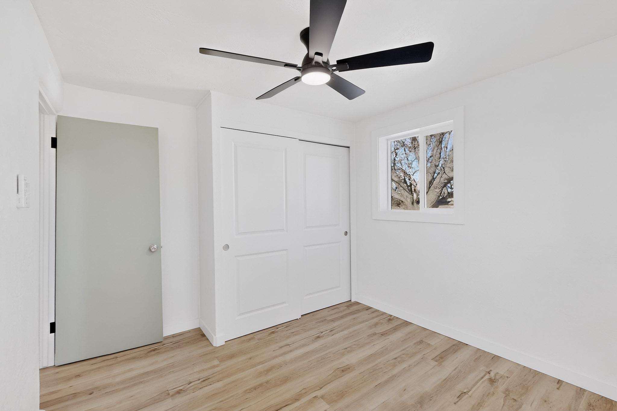 3419 E La Veta Drive NE