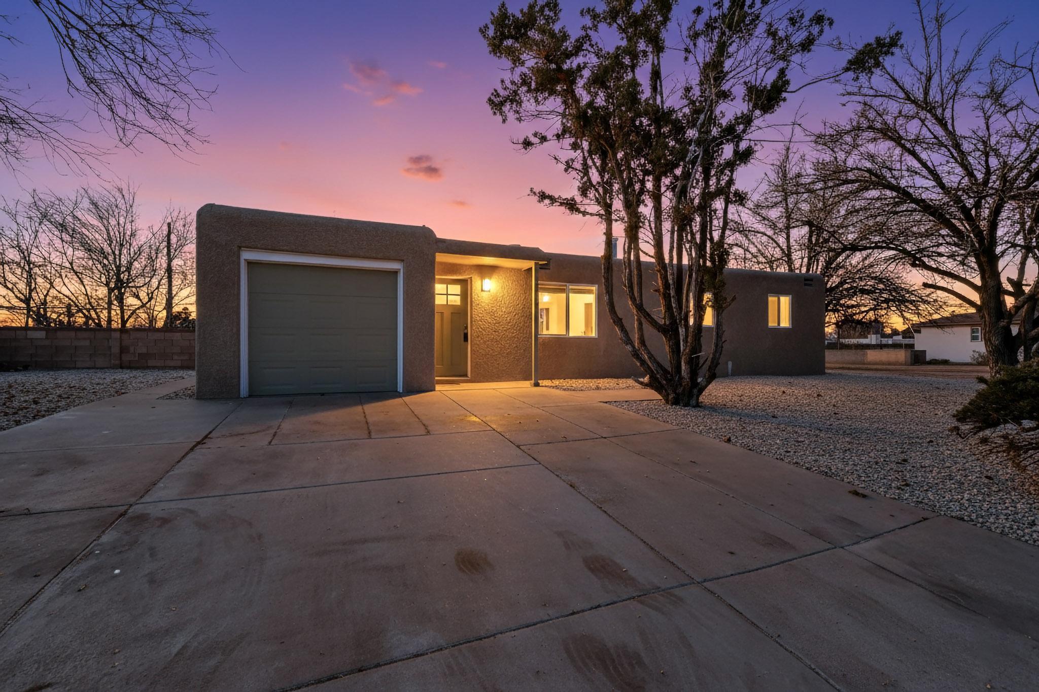 3419 E La Veta Drive NE