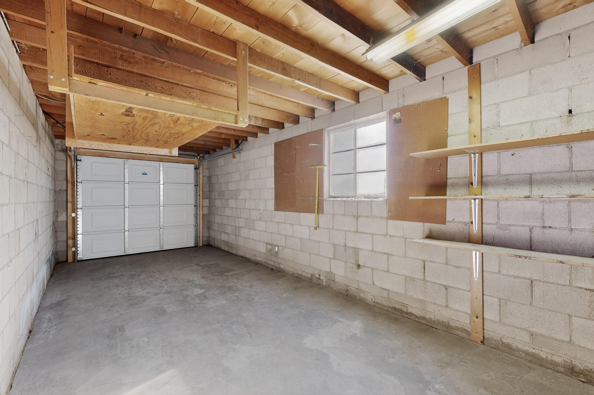 3419 E La Veta Drive NE