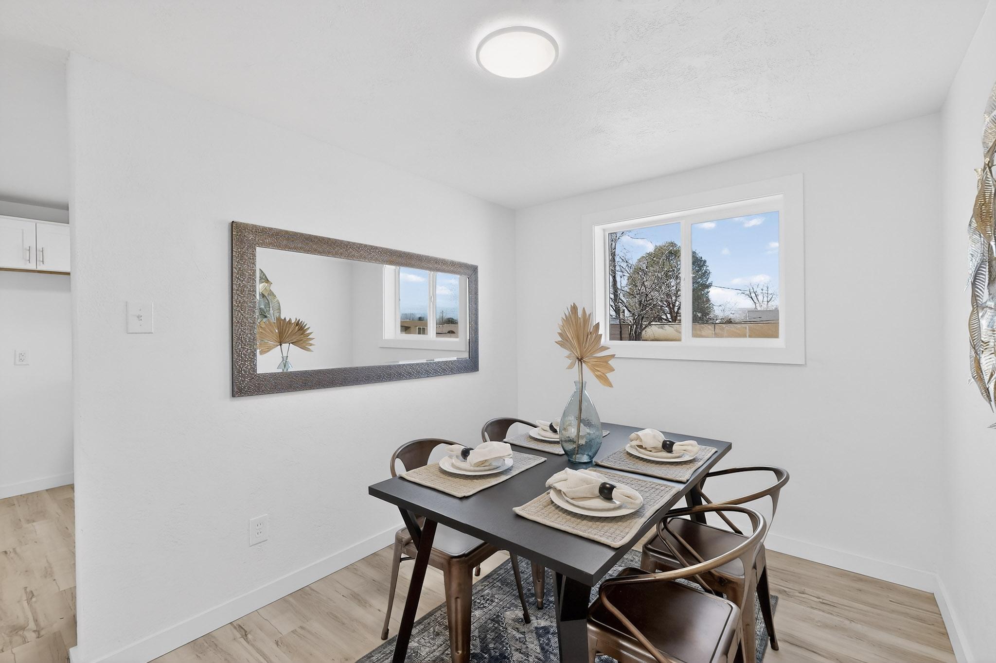 3419 E La Veta Drive NE