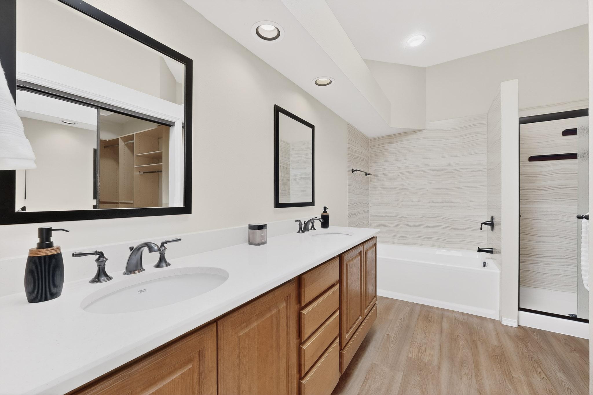 8420 N Sonoma Valley Road NE