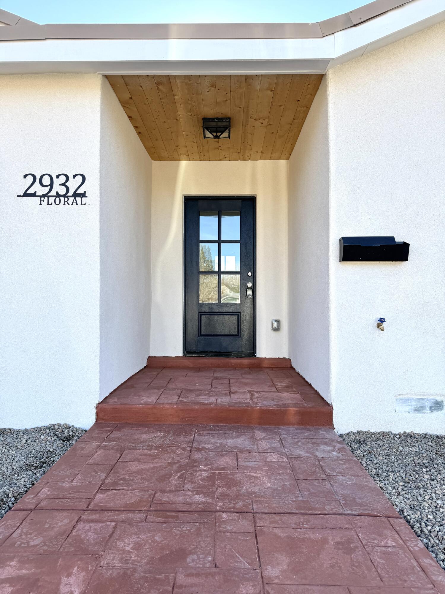 2932 Floral Road NW