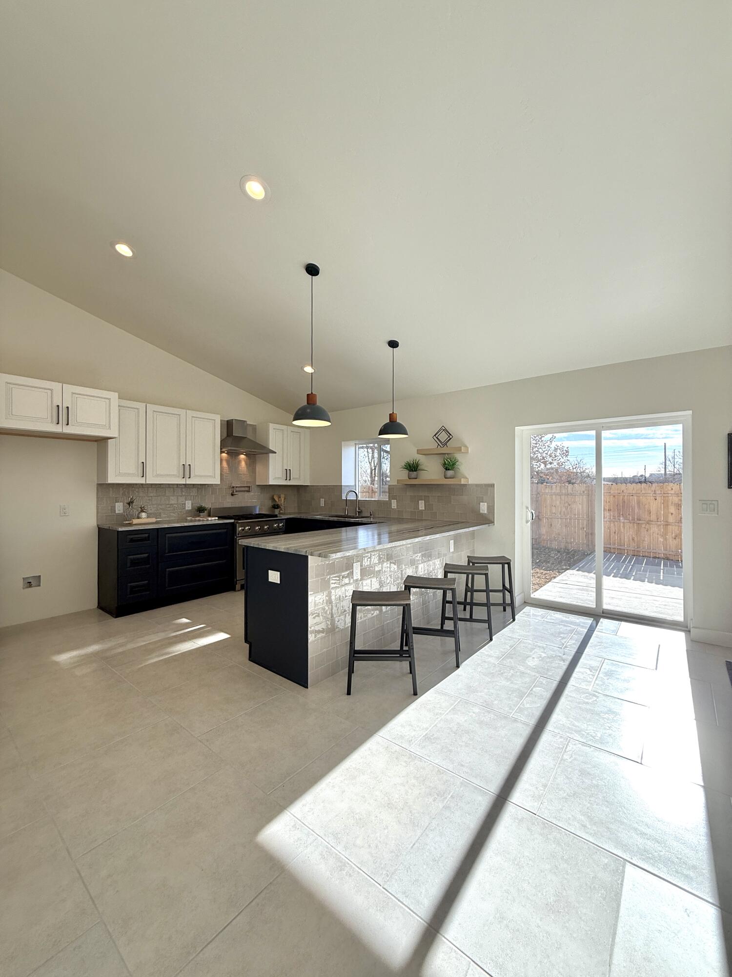 2932 Floral Road NW