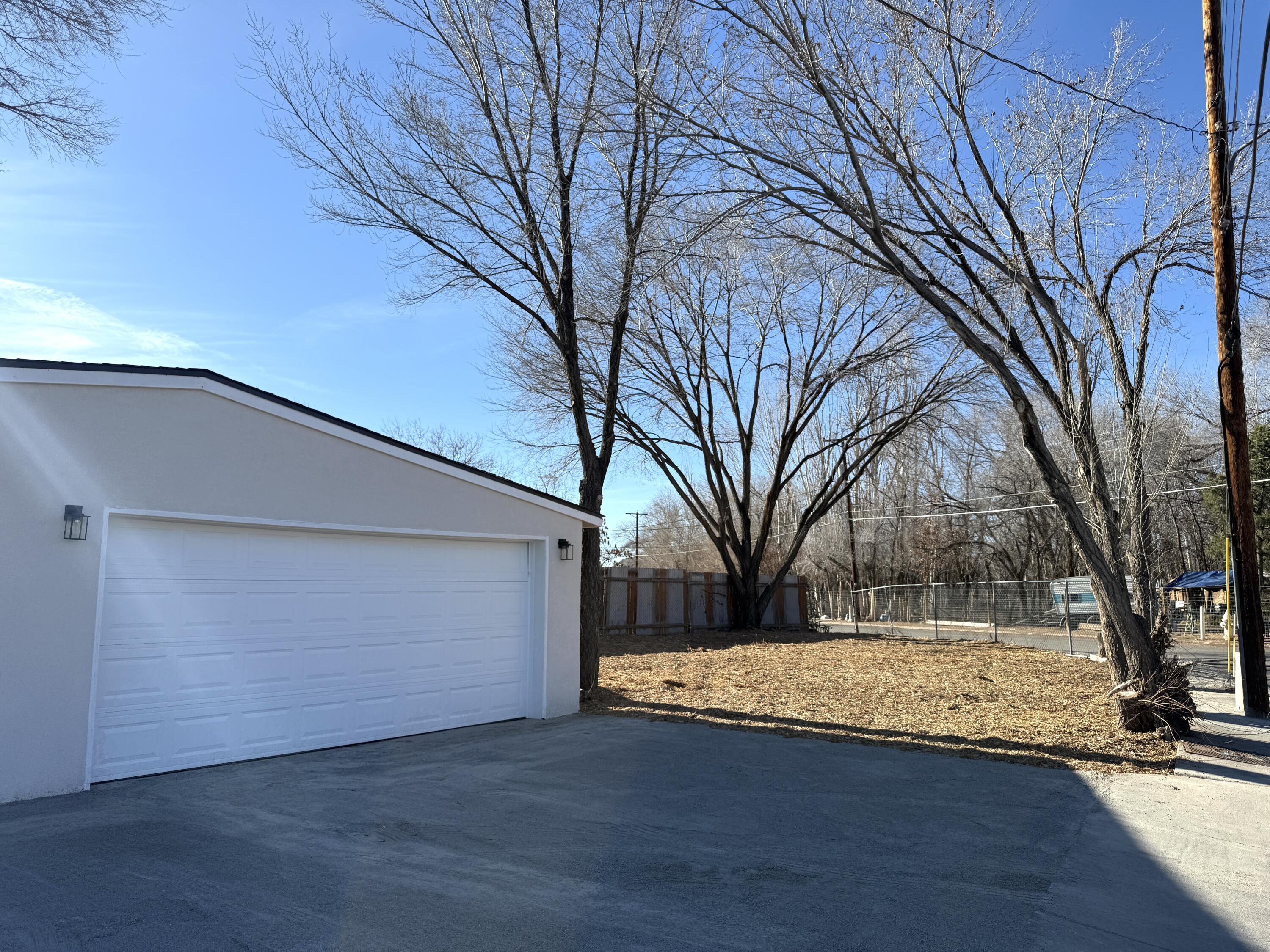 2932 Floral Road NW