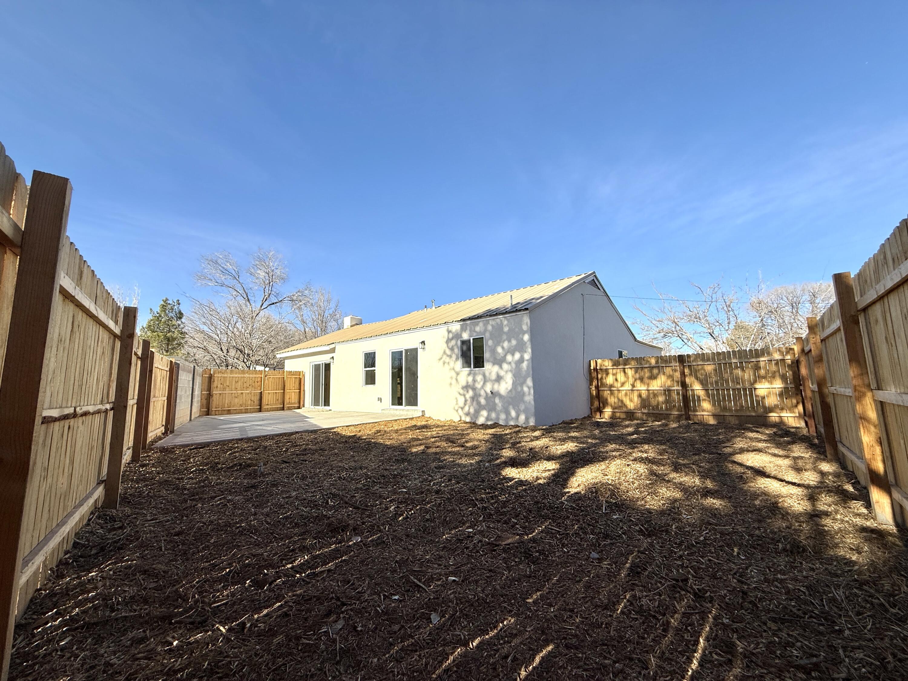 2932 Floral Road NW