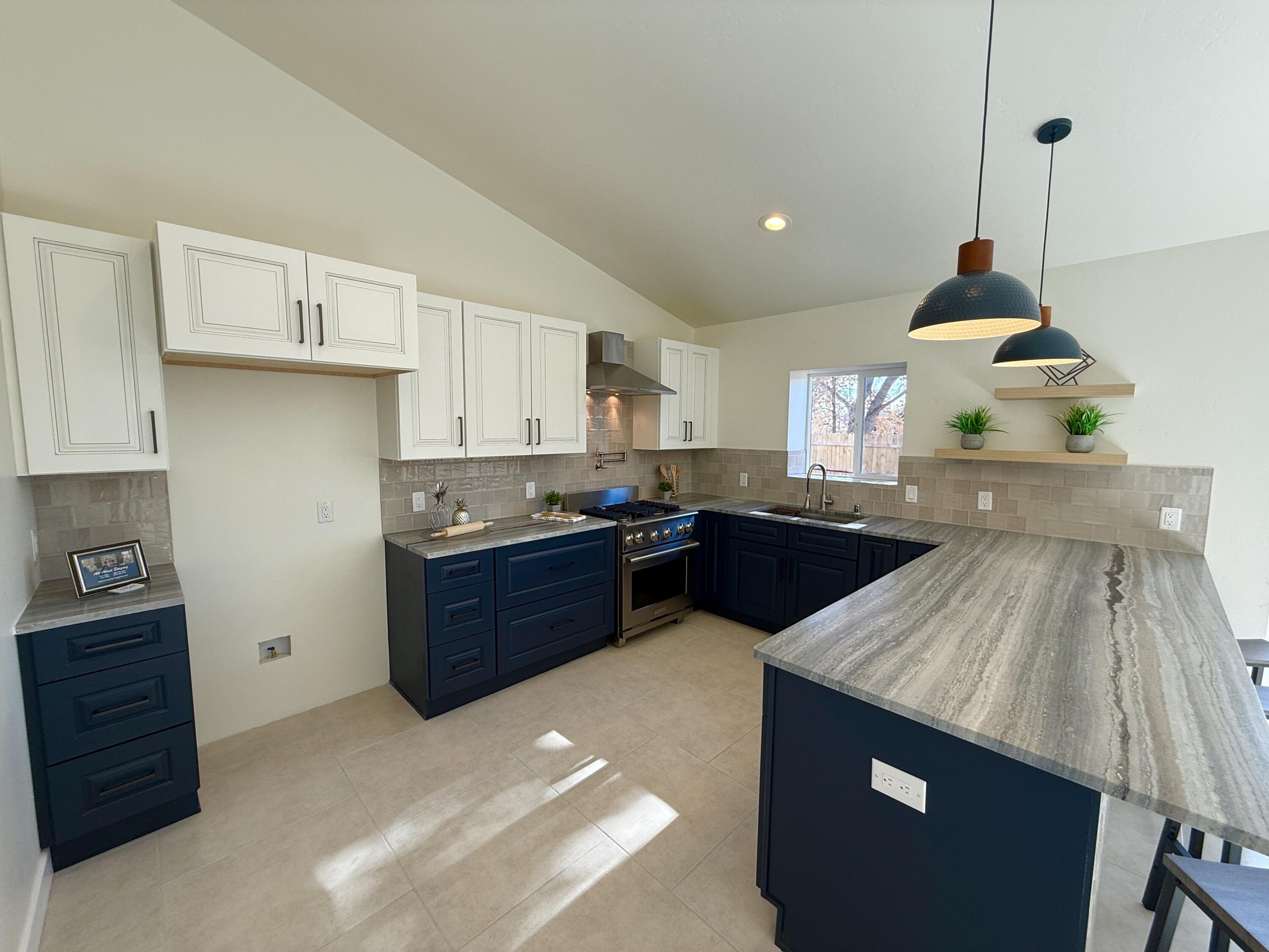 2932 Floral Road NW