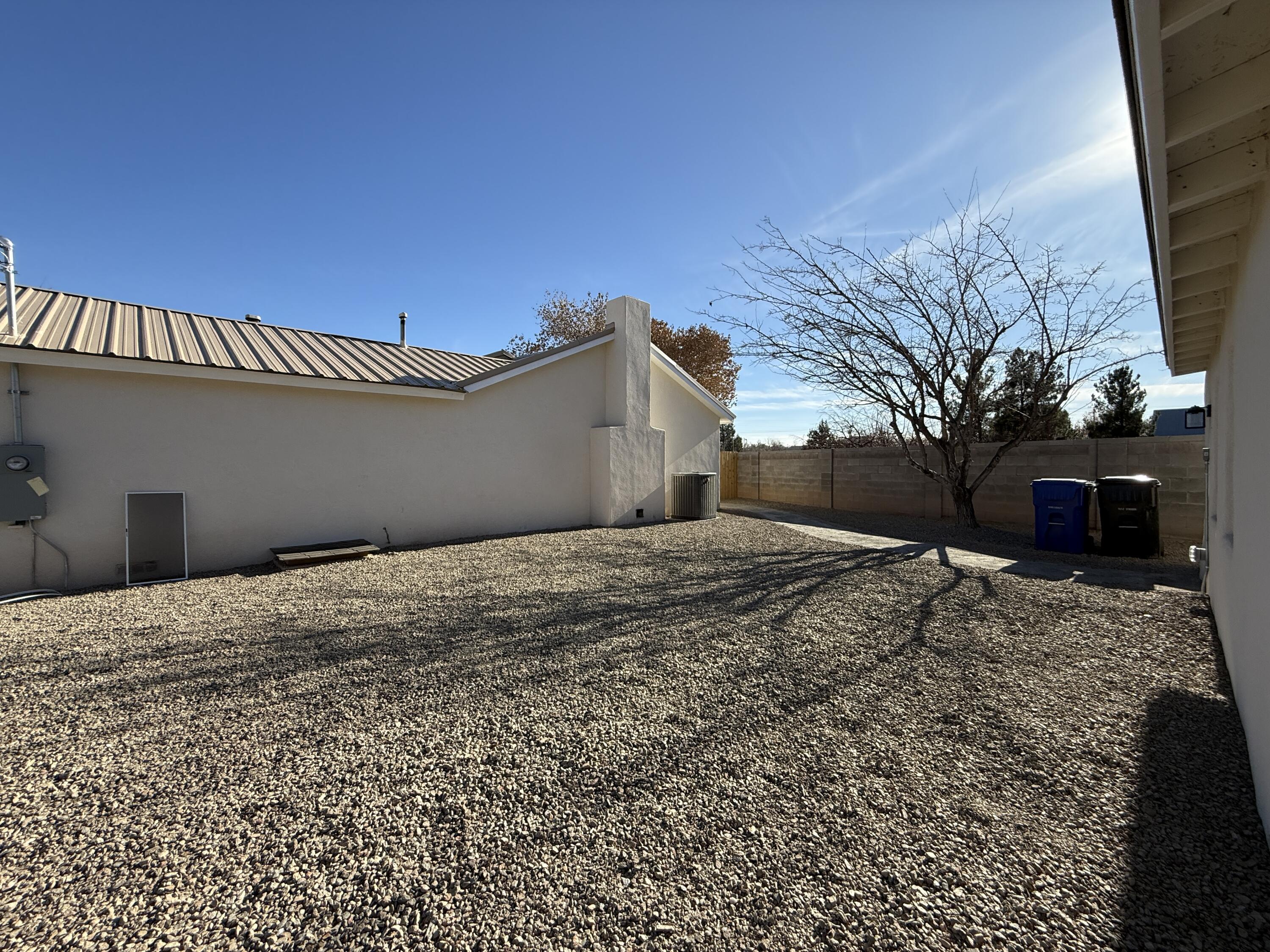 2932 Floral Road NW