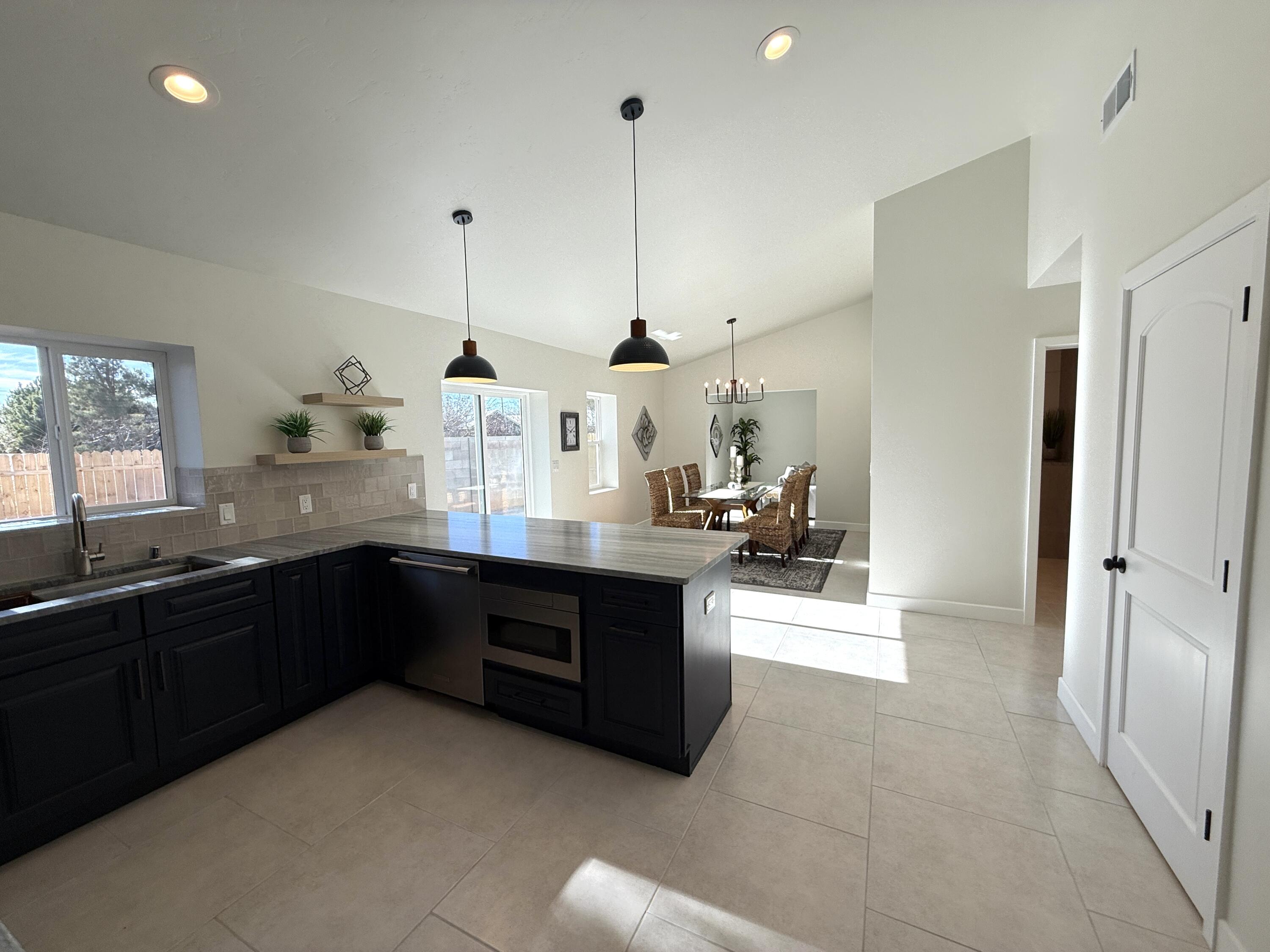 2932 Floral Road NW