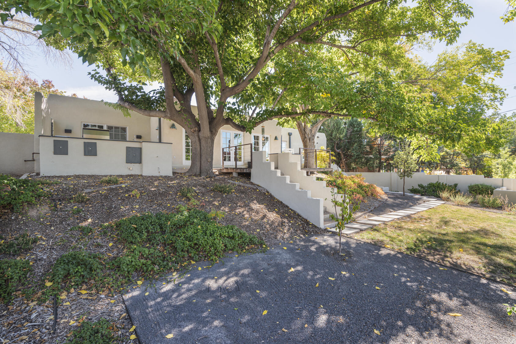 601 Vassar Drive NE
