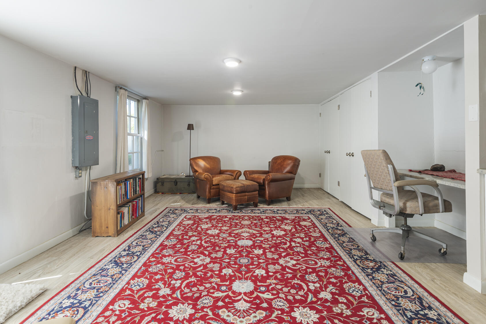 601 Vassar Drive NE