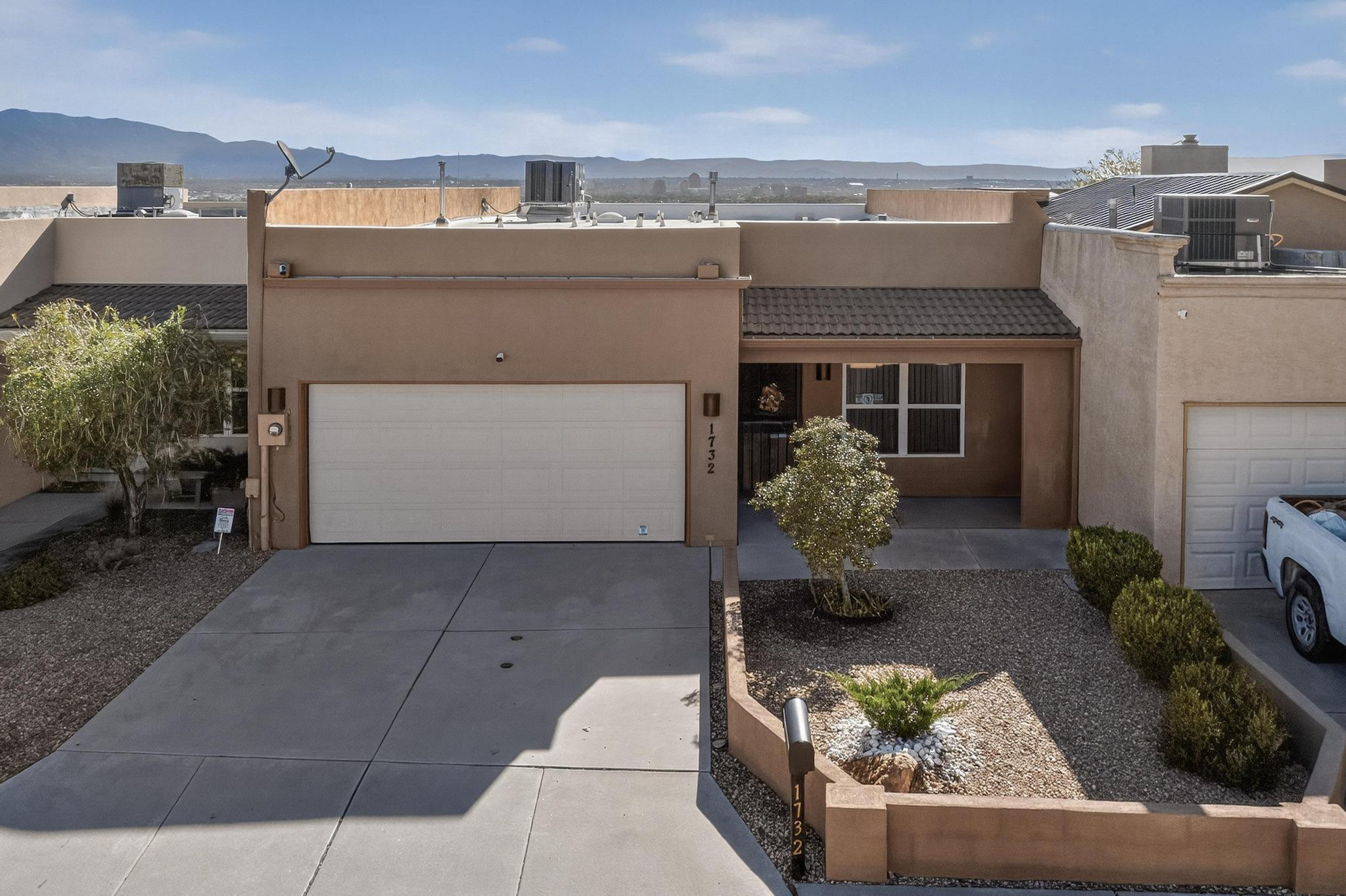 1732 Cliffside Drive NW