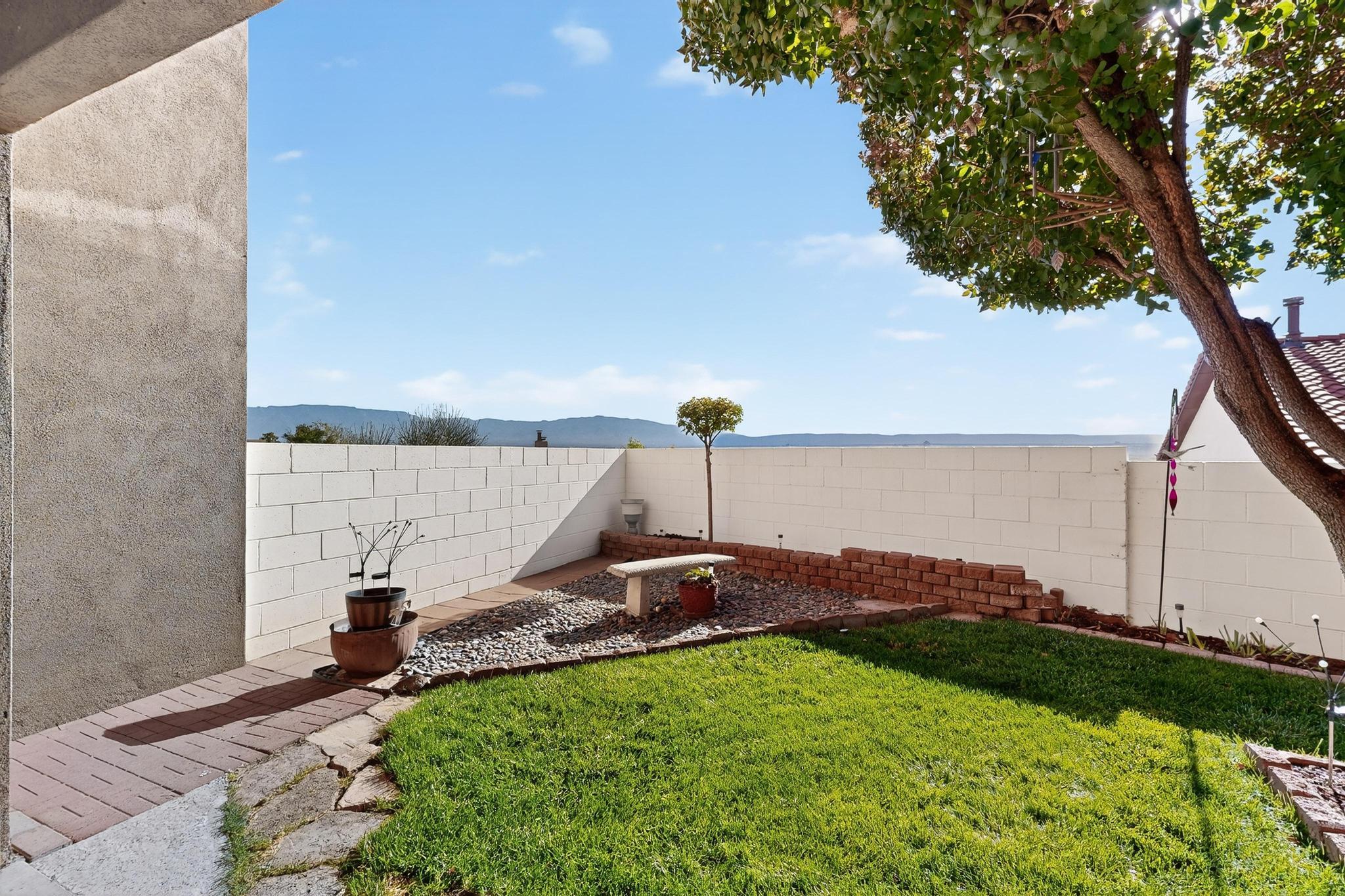 1732 Cliffside Drive NW