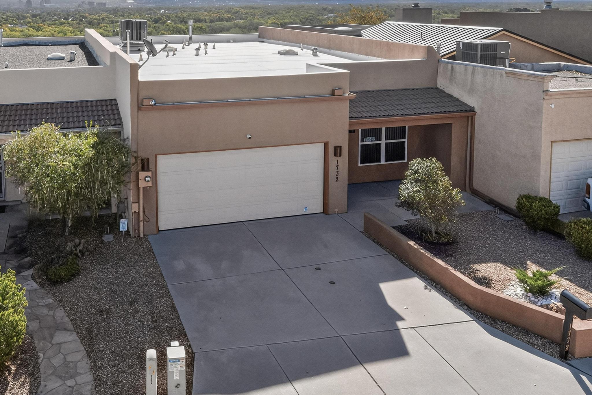 1732 Cliffside Drive NW