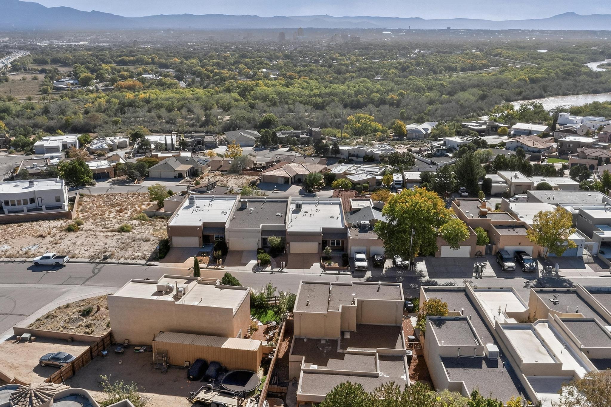 1732 Cliffside Drive NW