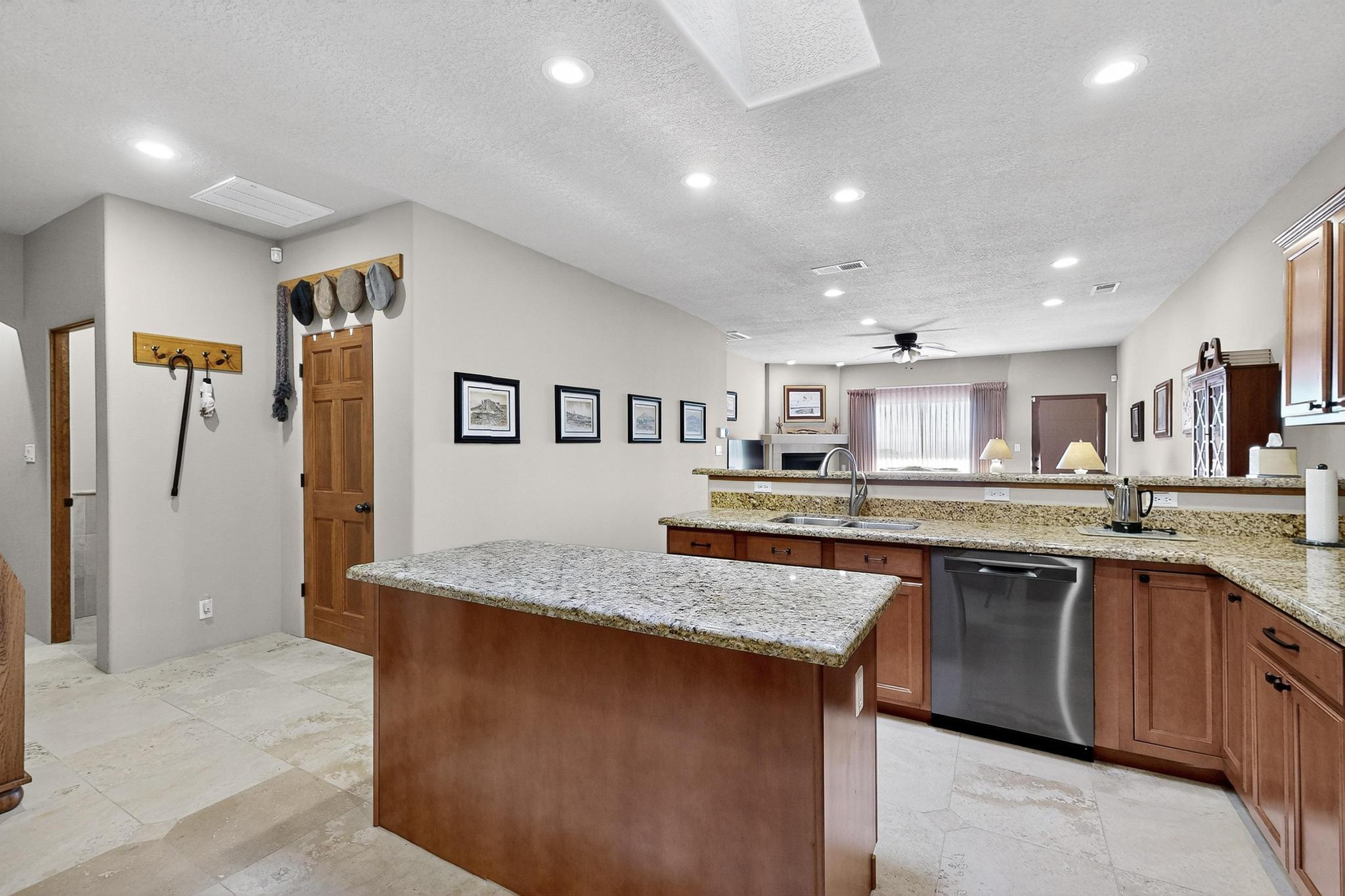 1732 Cliffside Drive NW