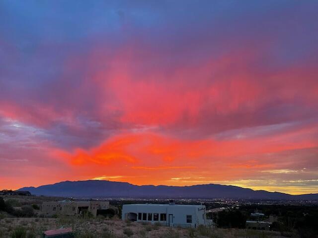 1732 Cliffside Drive NW