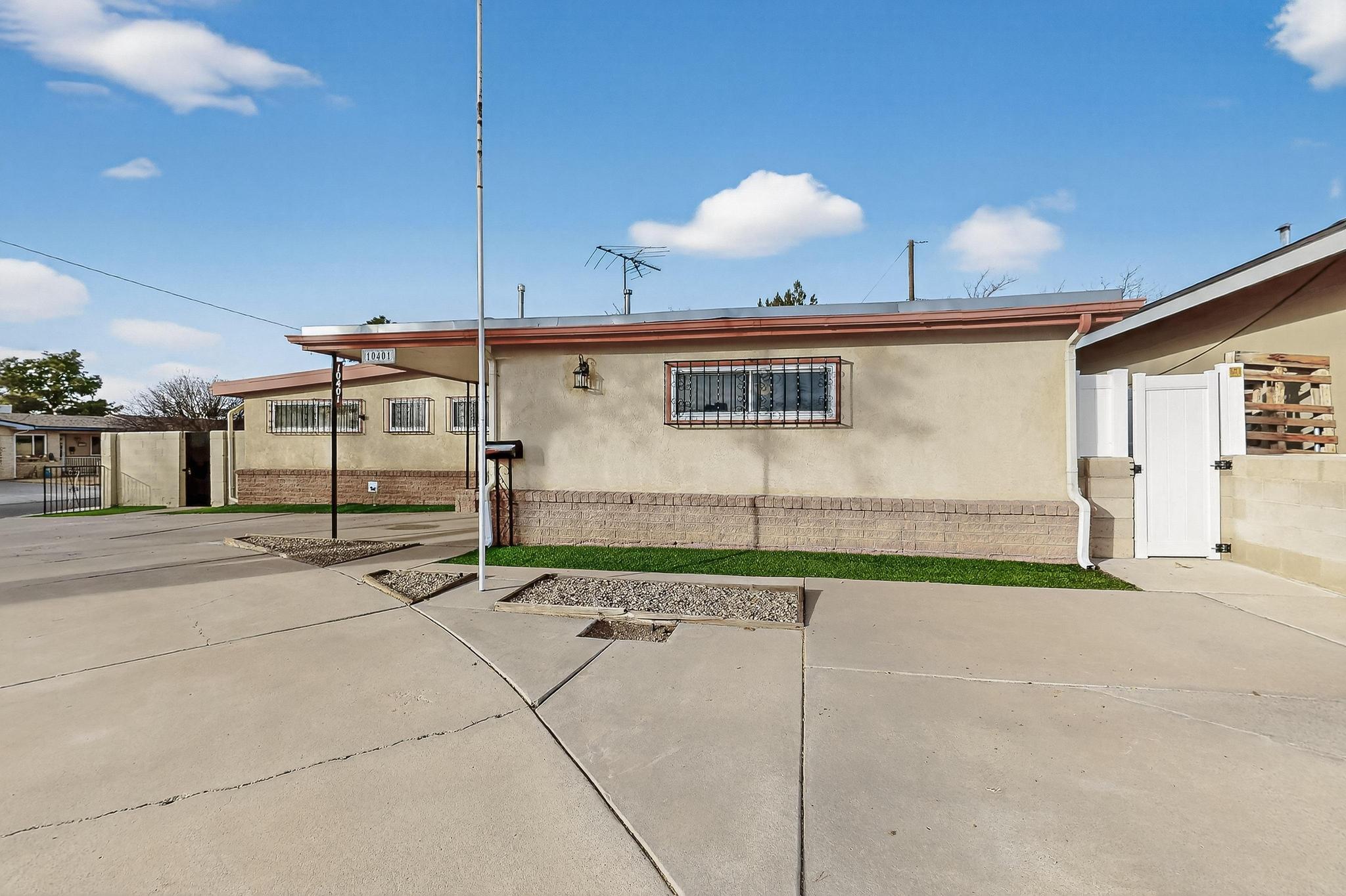 10401 Princess Jeanne Avenue NE