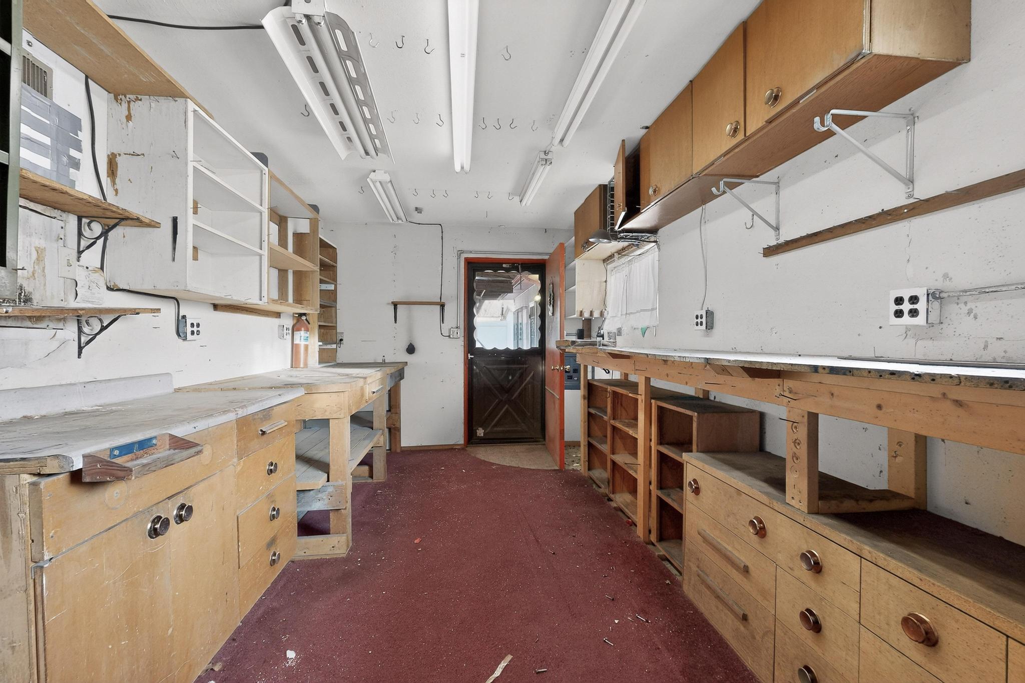 10401 Princess Jeanne Avenue NE