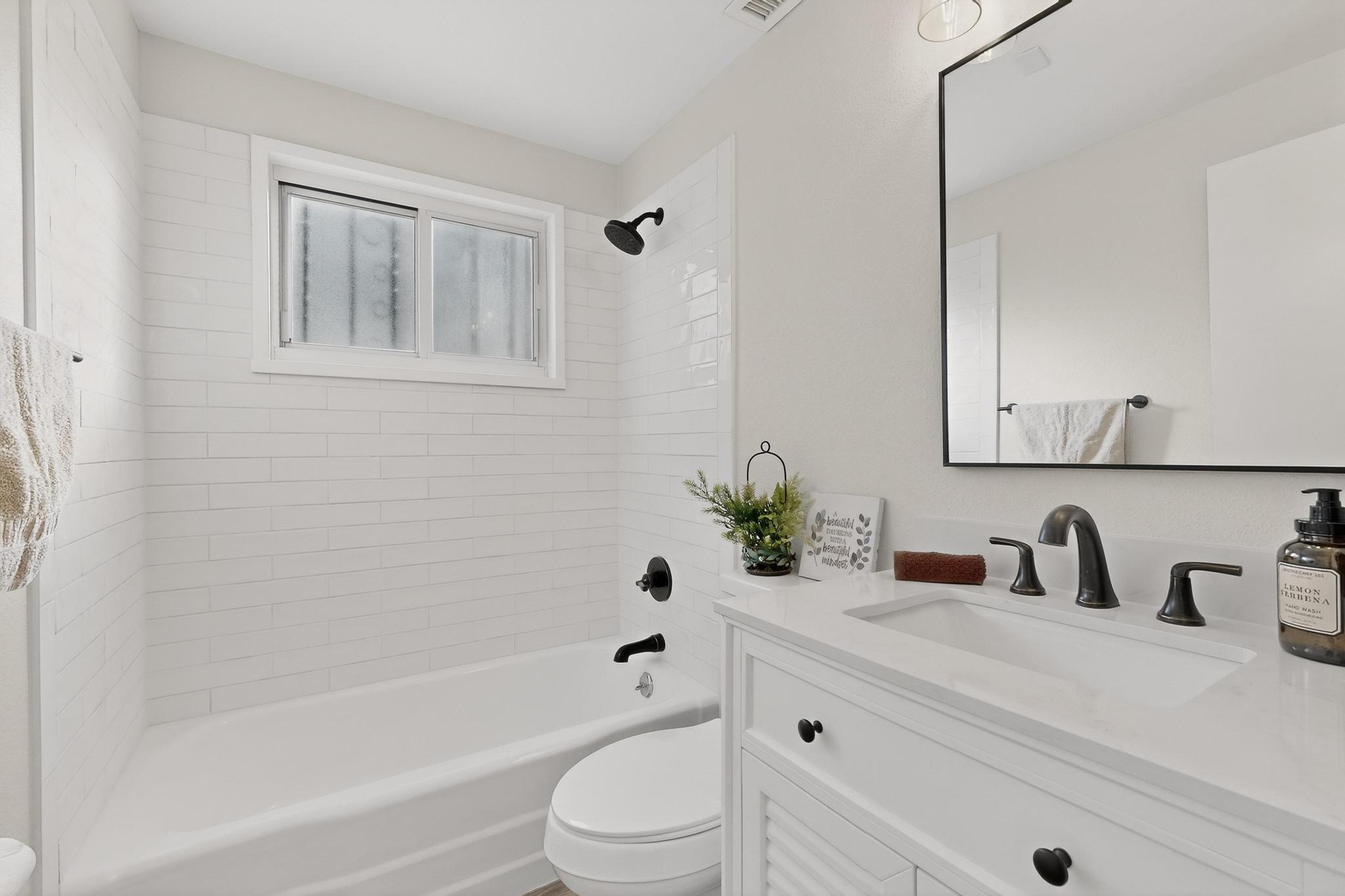 10401 Princess Jeanne Avenue NE