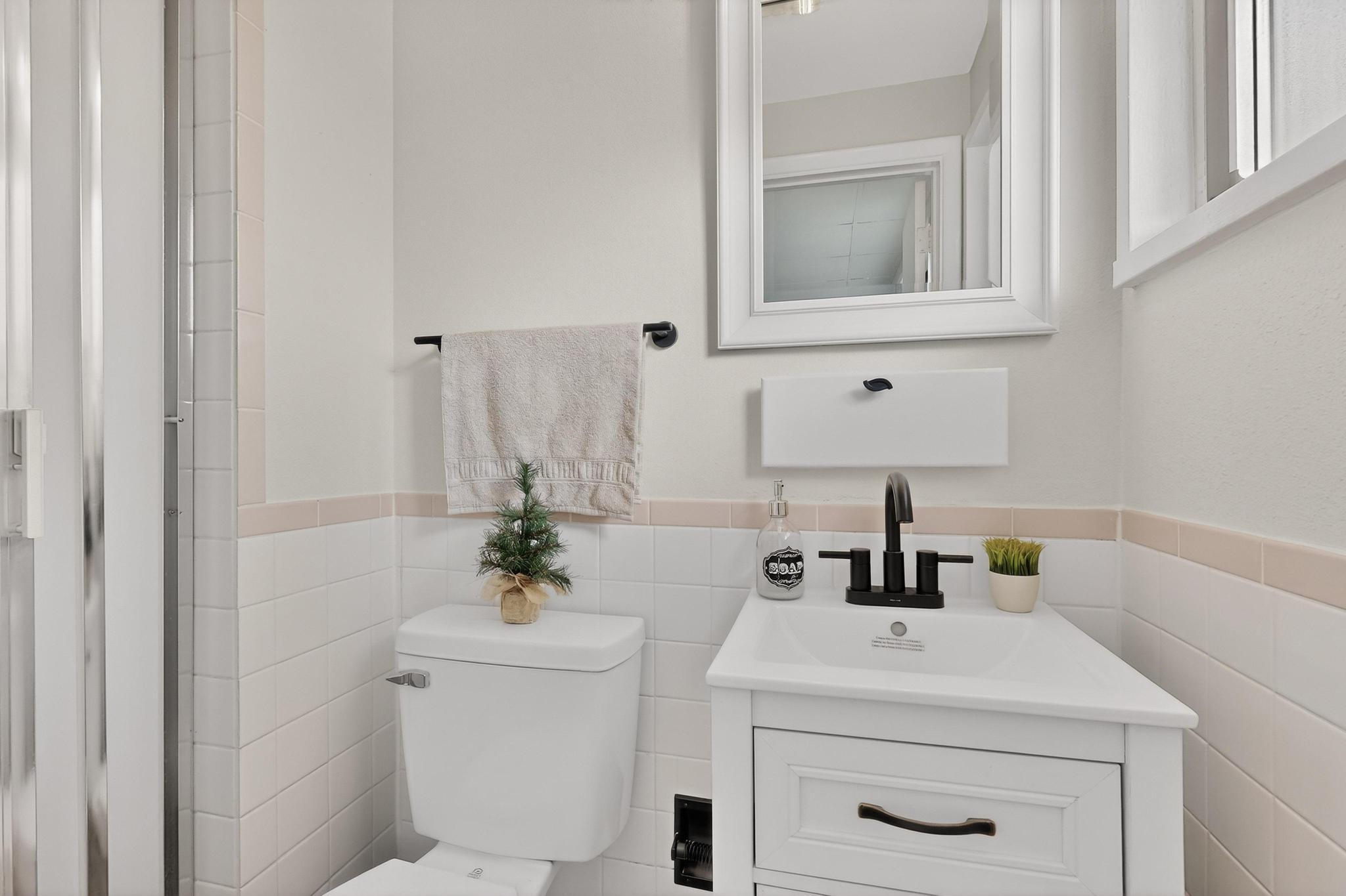 10401 Princess Jeanne Avenue NE