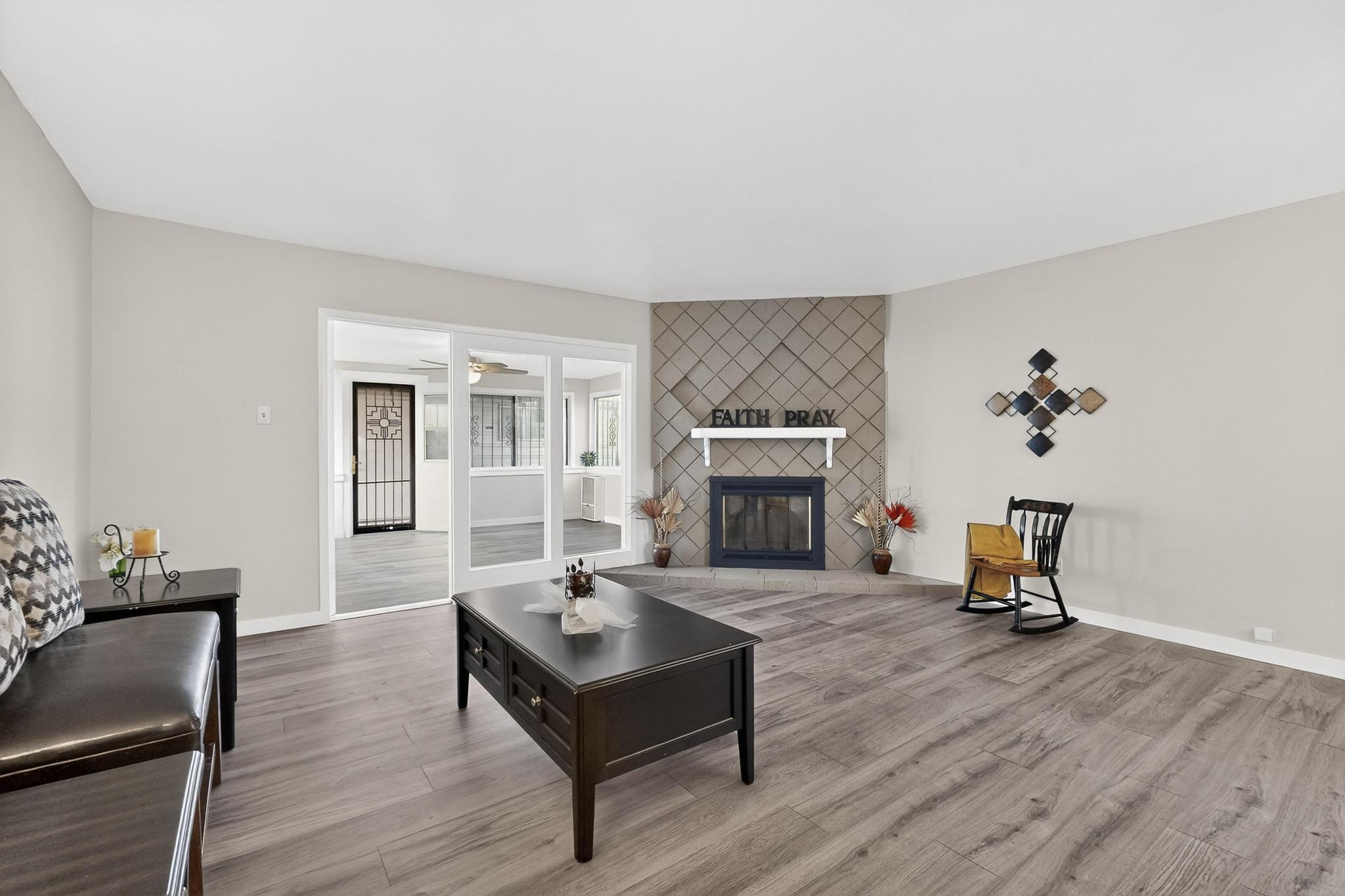 10401 Princess Jeanne Avenue NE