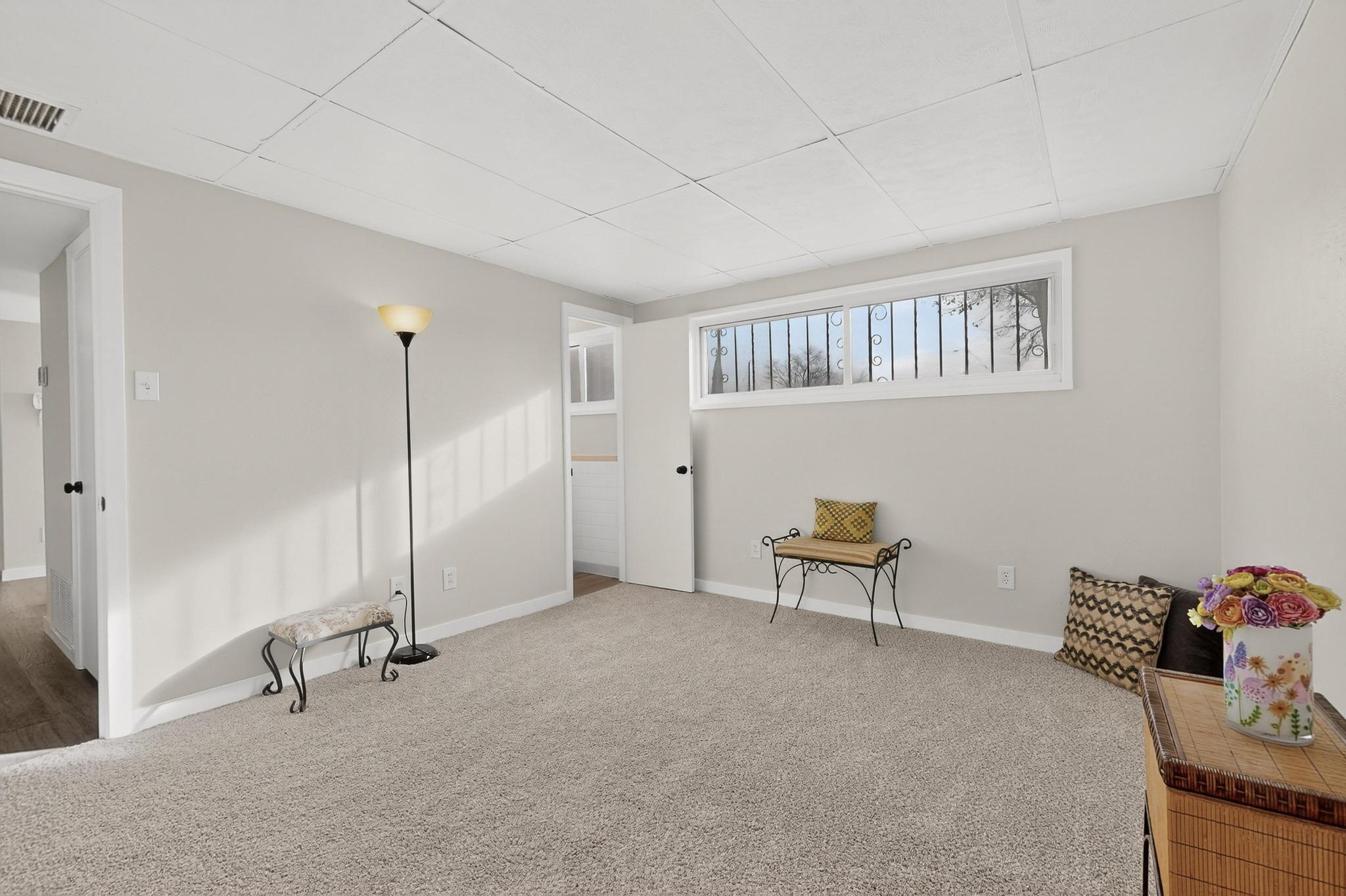 10401 Princess Jeanne Avenue NE