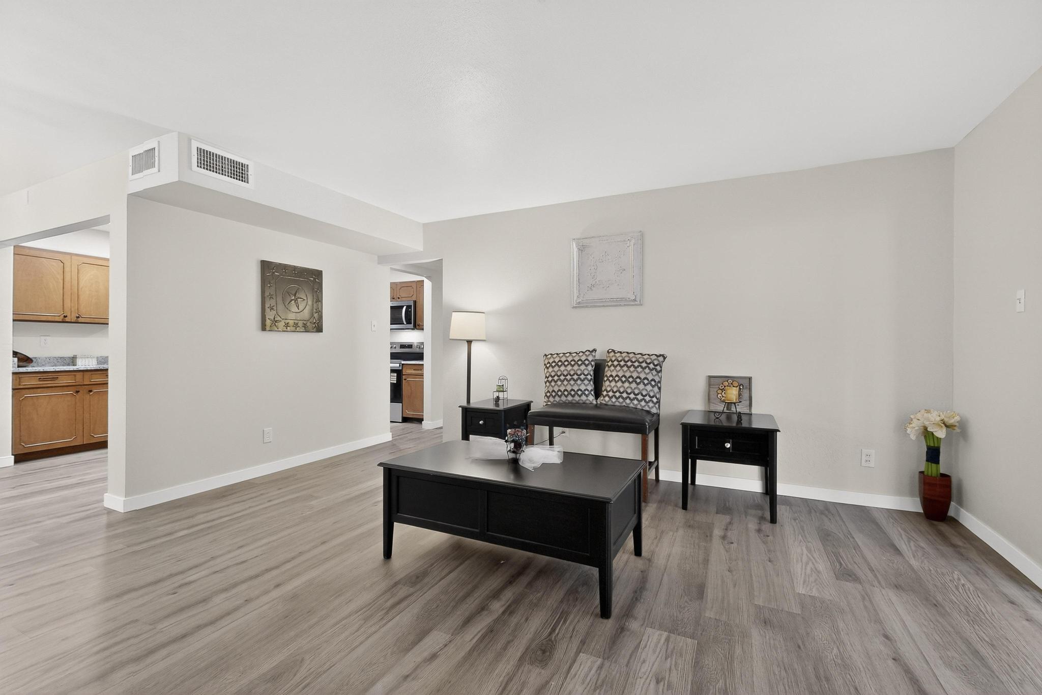 10401 Princess Jeanne Avenue NE