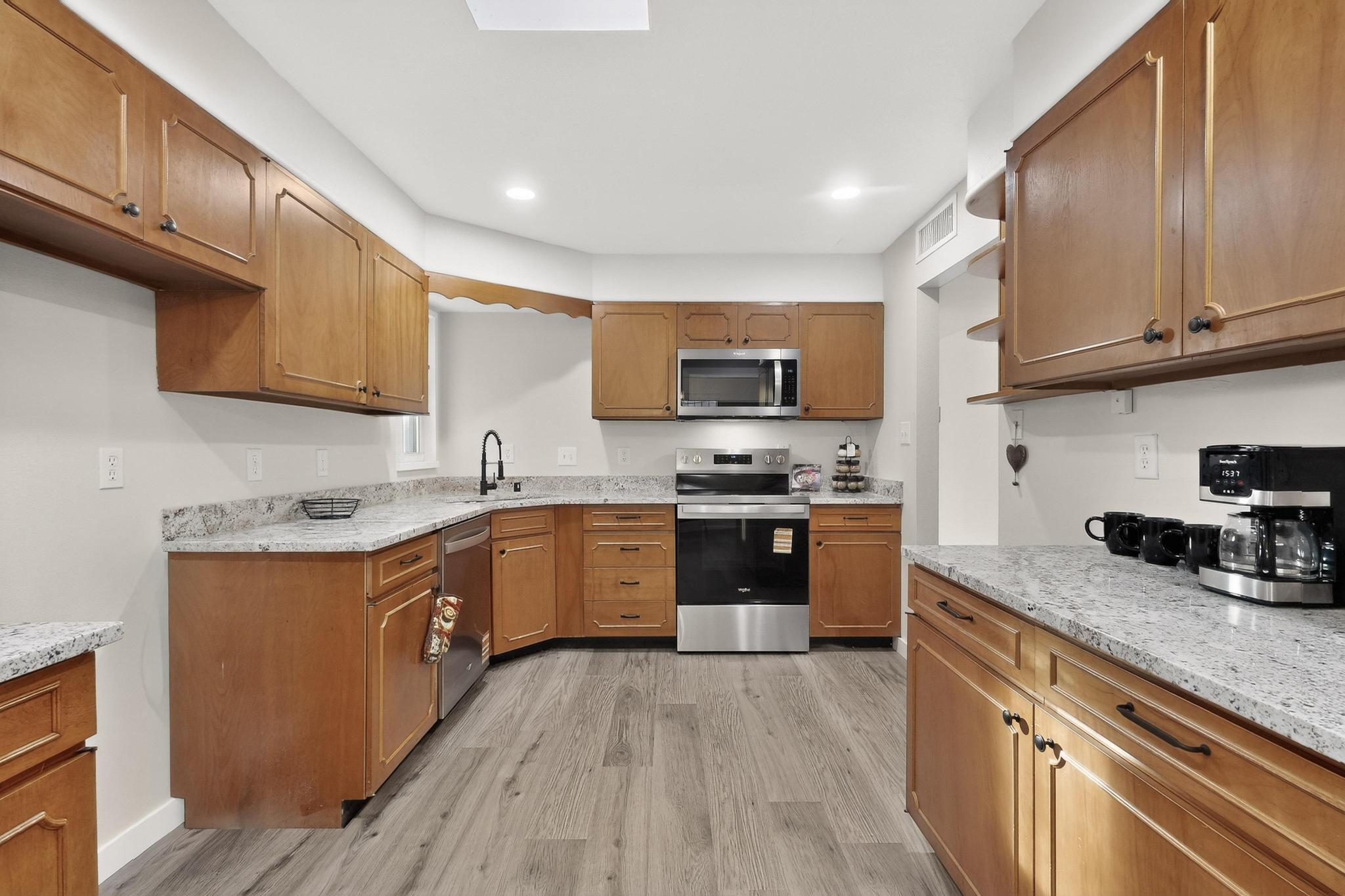 10401 Princess Jeanne Avenue NE