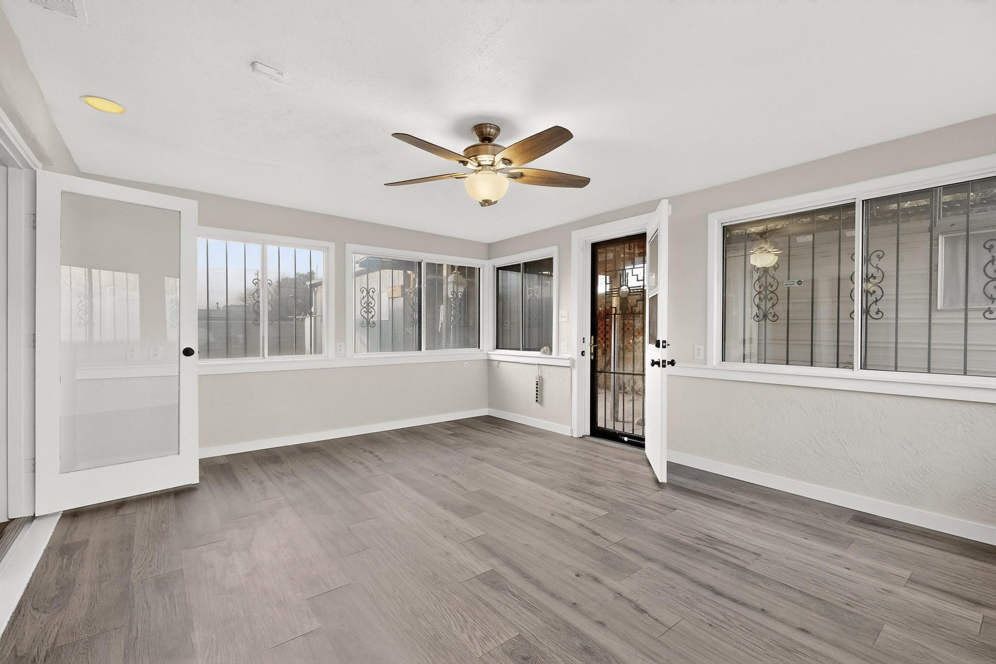 10401 Princess Jeanne Avenue NE