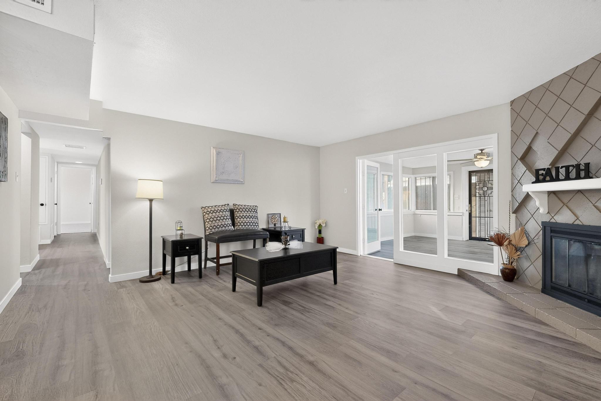 10401 Princess Jeanne Avenue NE