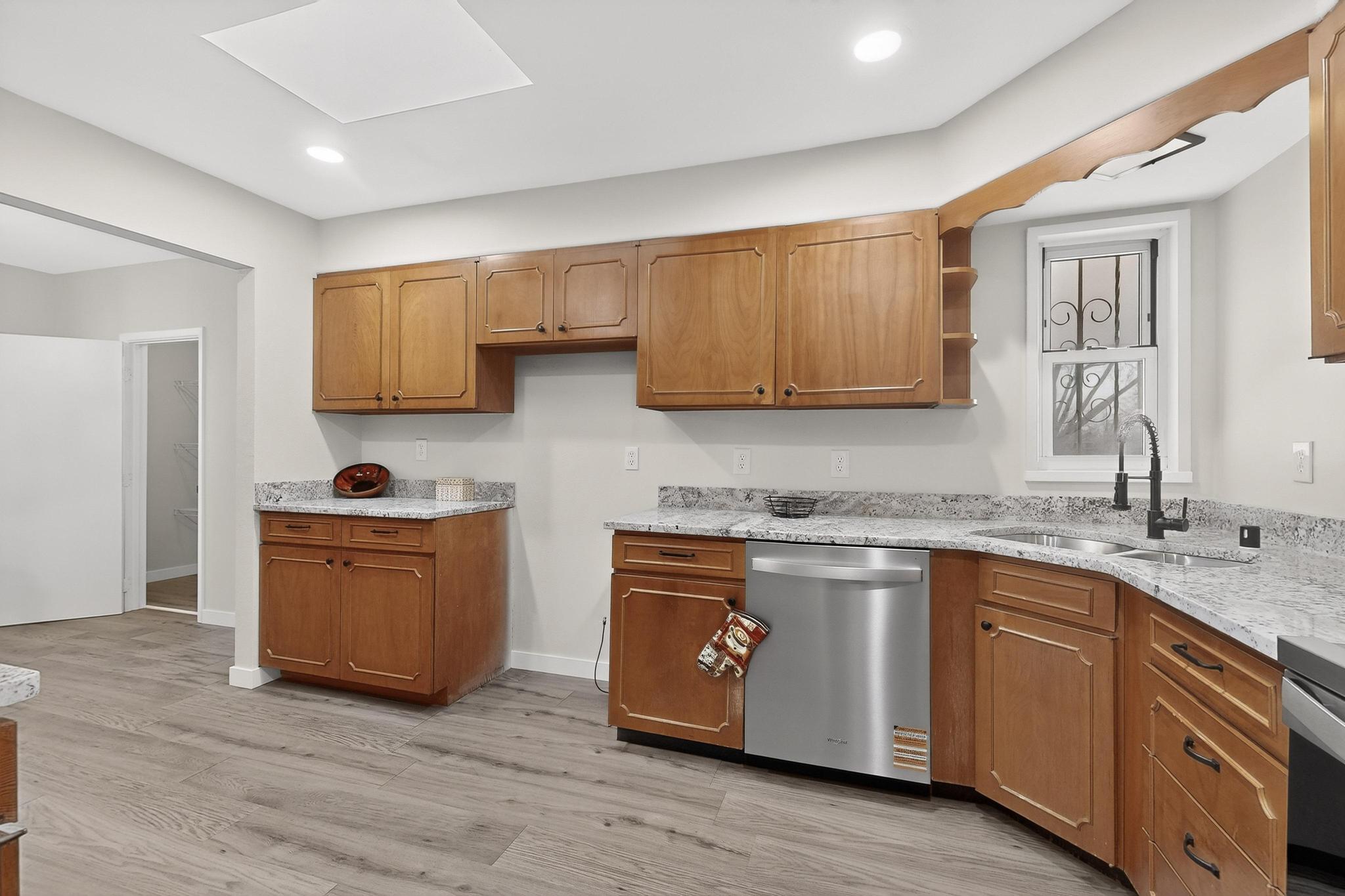 10401 Princess Jeanne Avenue NE