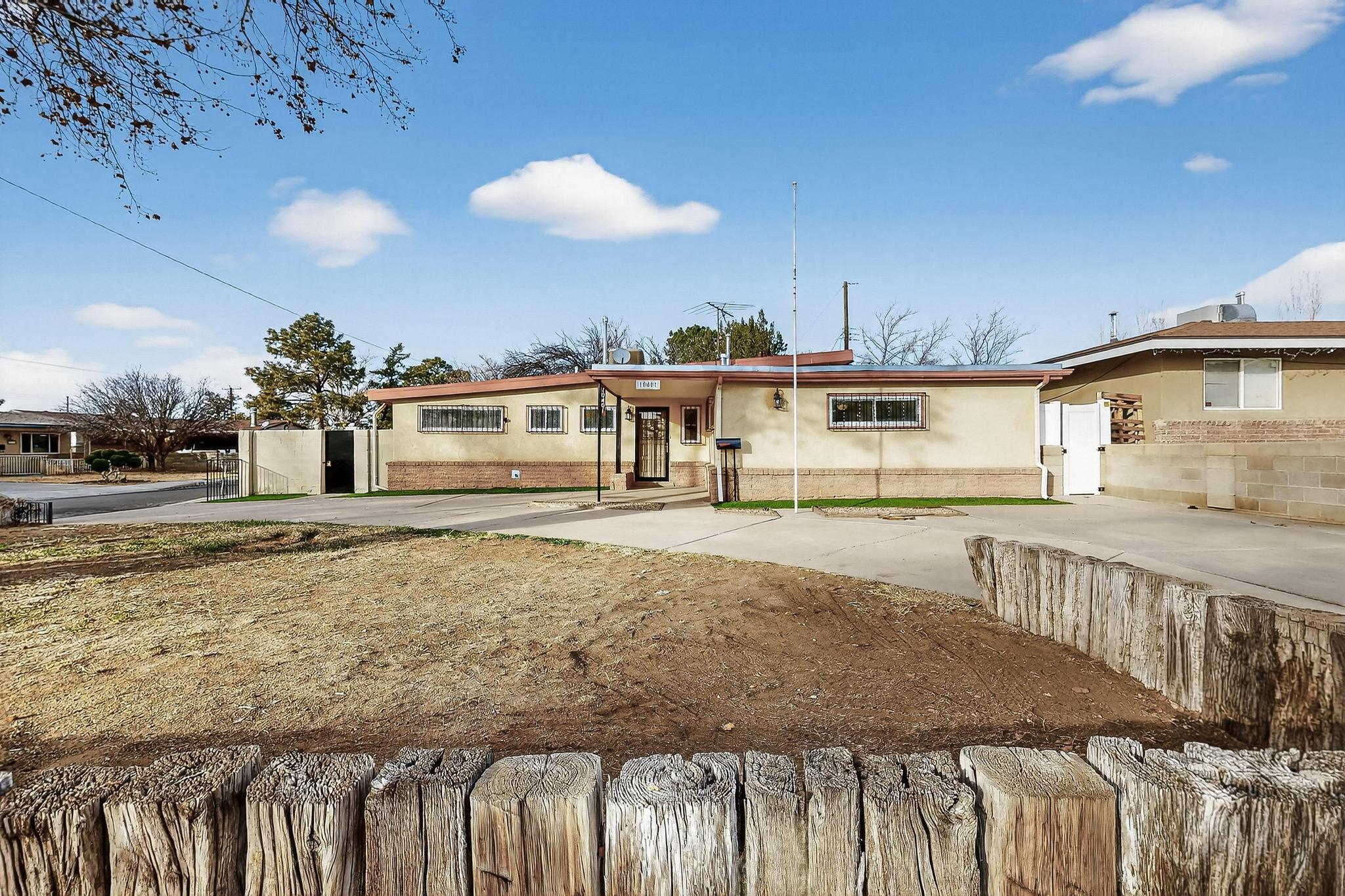 10401 Princess Jeanne Avenue NE